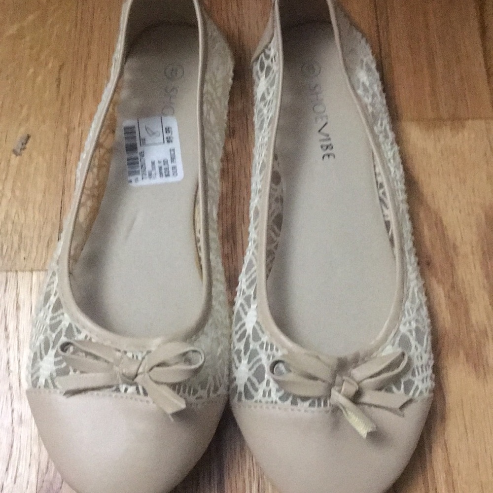 Lace flats